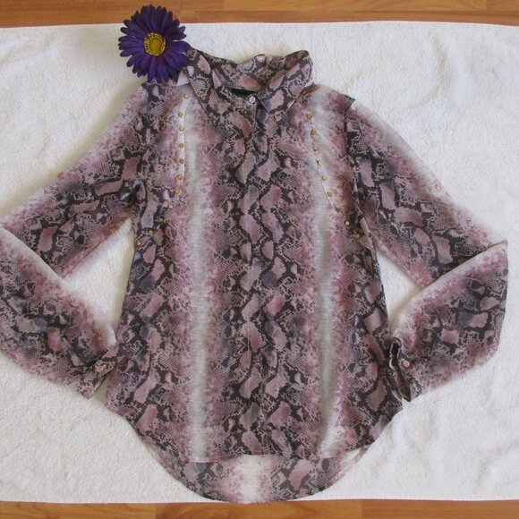 DAYTRIP Top Size Small Animal Print Semi Sheer Button Down Blouse - Picture 9 of 13